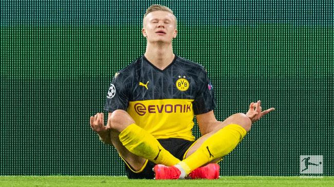 英超战报：曼联2-1战胜埃弗顿,