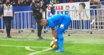 汉堡vs斯图加特：洛孔加、卢卡-武什科维奇首发，努贝尔、达希勒出战