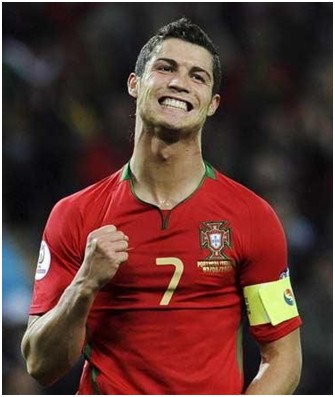 传承足球明星联赛“川辽对决”再现甲A经典，“四川雄起”唤起一代球迷记忆