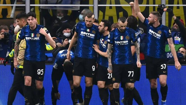 整场比赛场面踢的很是沉闷，越南虽然控球权更多但是...