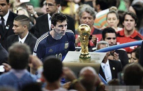 圣保罗官方：奥斯卡被诊断为血管迷走性晕厥，正遵医嘱休息